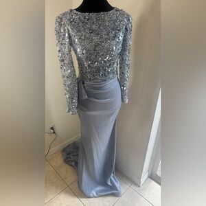 Blue Long Sleeve Dress with Elegant Design